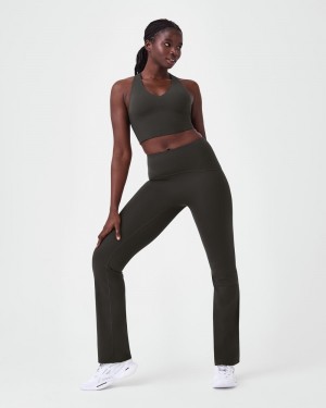 Legíny Spanx Booty Boost® Flare Jóga Olivy Zelené | 7548036-ML