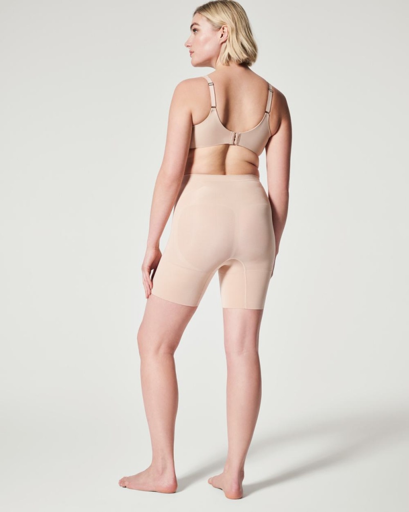Kraťasy Spanx OnCore Mid-Thigh Béžový | 1204653-AK