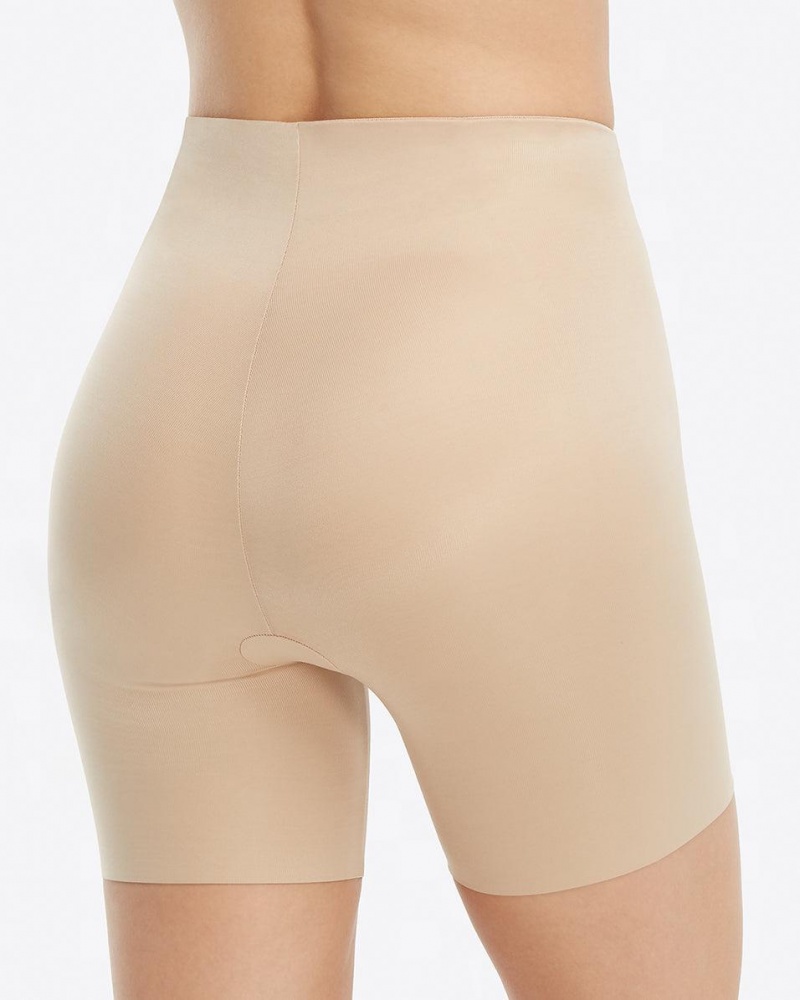 Kraťasy Spanx Suit Your Fancy Booty Booster Mid-Thigh Béžový | 5748302-NL