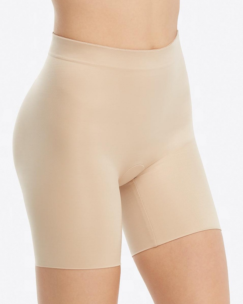 Kraťasy Spanx Suit Your Fancy Booty Booster Mid-Thigh Béžový | 5748302-NL