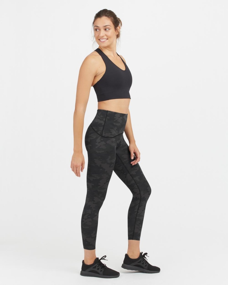 Legíny Spanx Booty Boost® Active Camo 7/8 Černé Maskáčové | 7980265-YN