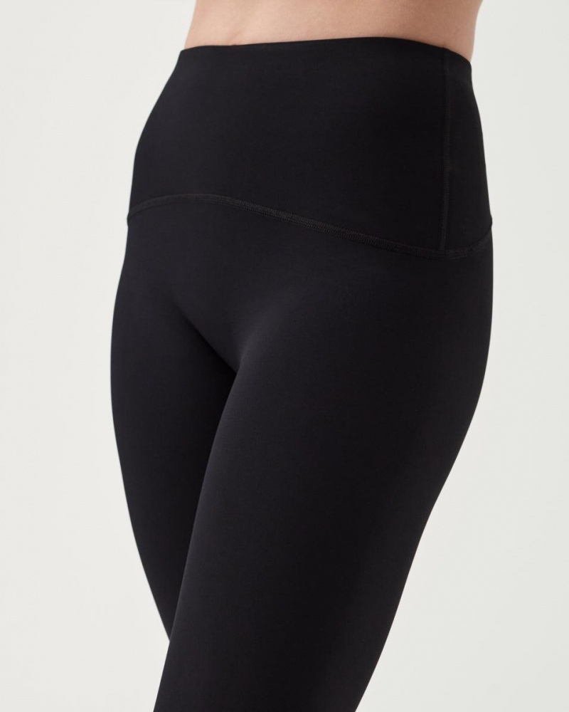 Legíny Spanx Booty Boost® Active Knee Černé | 7405168-SV