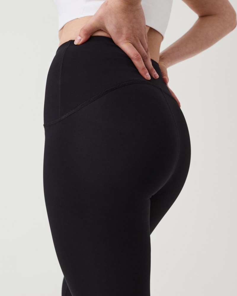 Legíny Spanx Booty Boost® Active Knee Černé | 7405168-SV