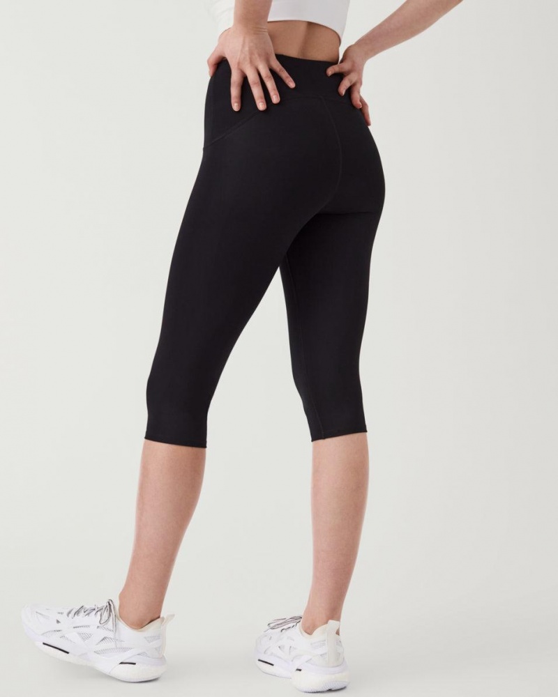 Legíny Spanx Booty Boost® Active Knee Černé | 7405168-SV