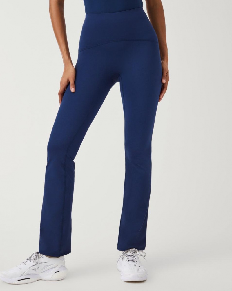 Legíny Spanx Booty Boost® Flare Jóga Tmavě Blankyt | 0762145-AE