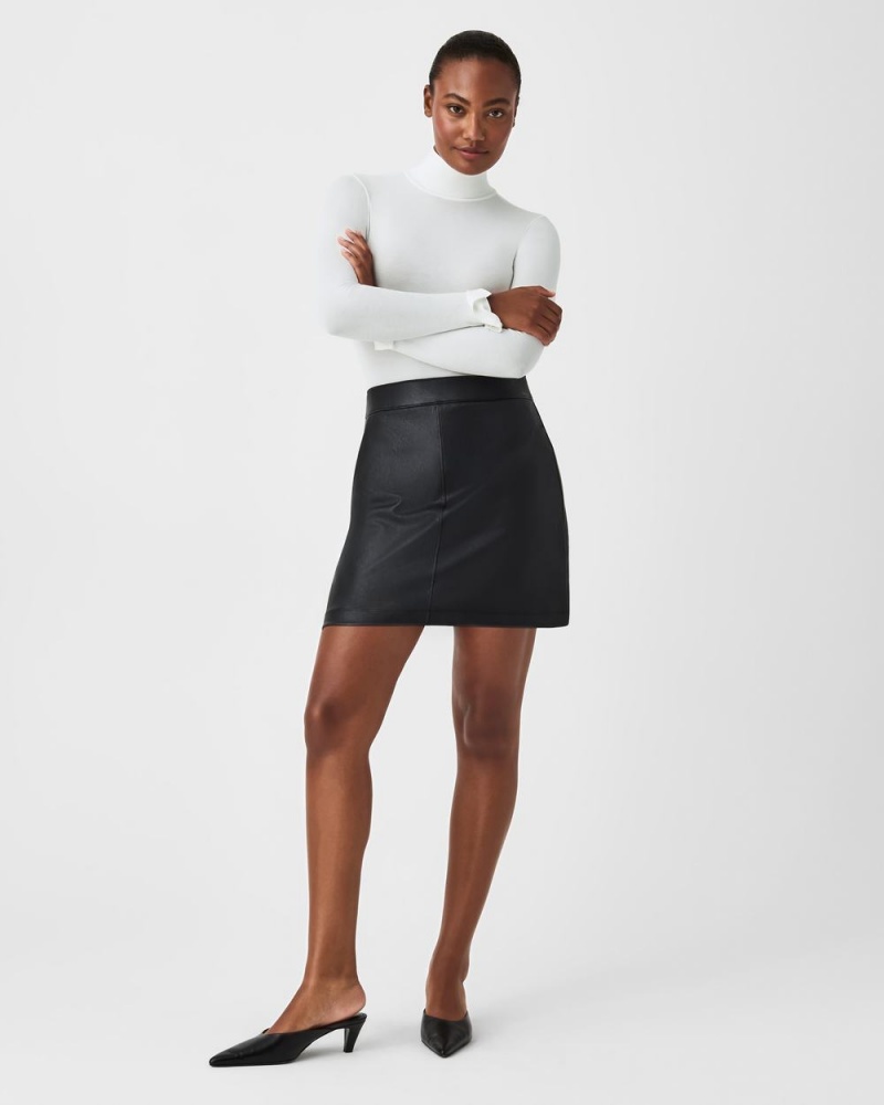 Sukně Spanx Læder-Like Mini Skirt, 16.5\