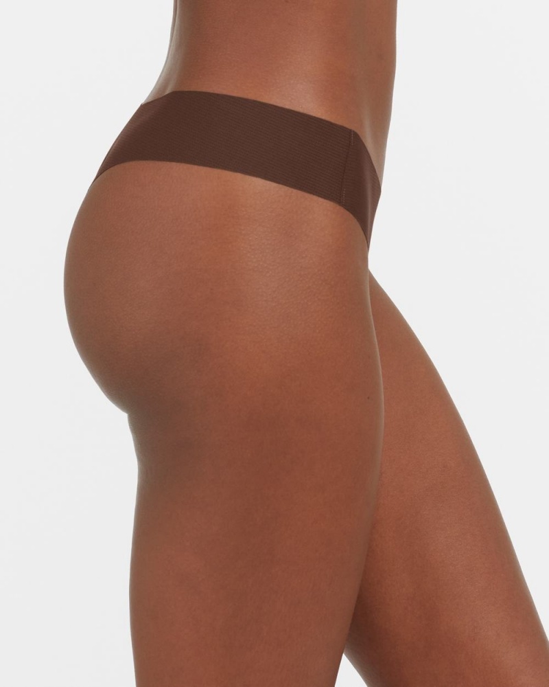 Tanga Spanx Under Statements® Hnědé | 5382614-BW