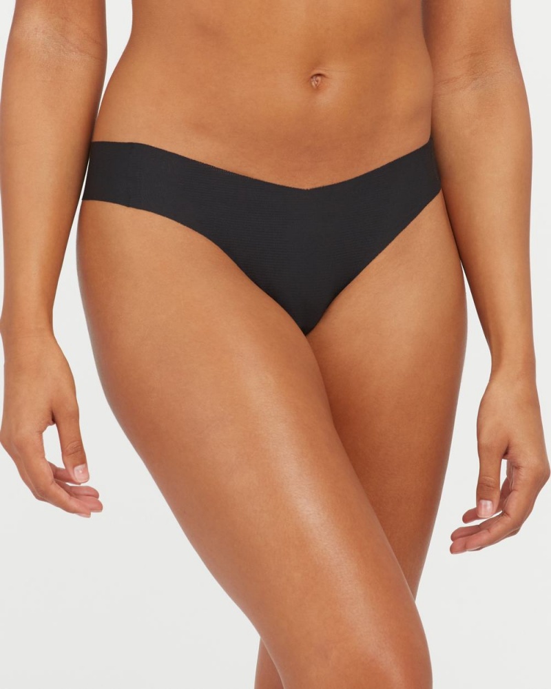 Tanga Spanx Under Statements® Černé | 4581903-VK