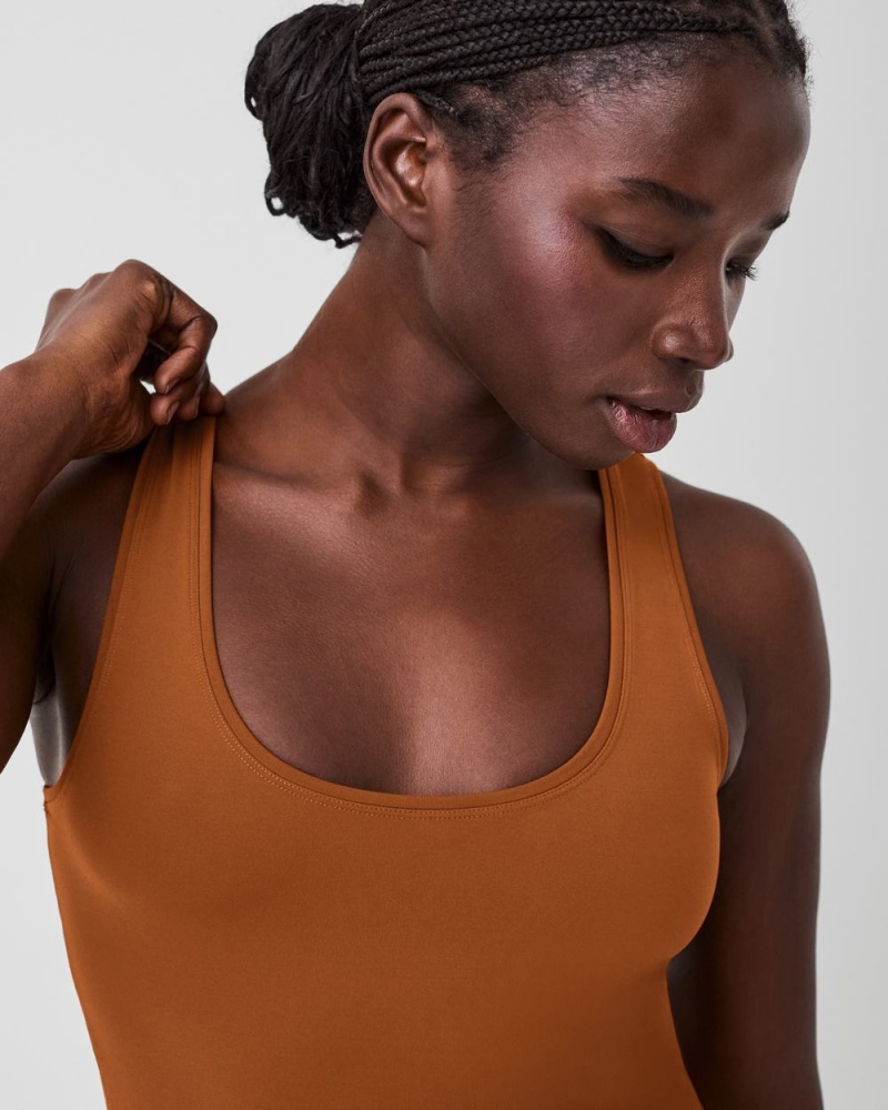 Tílko Spanx The Get Moving Fitted Hnědé | 3596180-ER