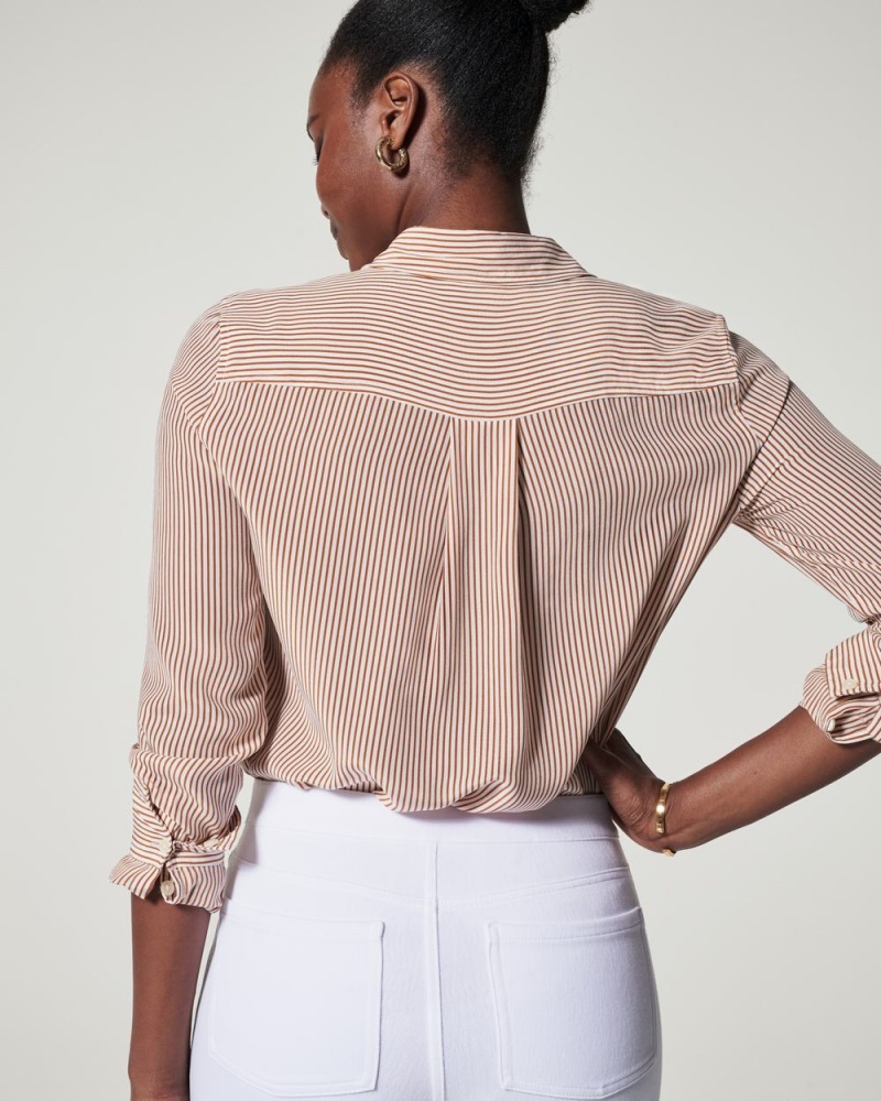 Topy Spanx Low Maintenance Silk Button Down Proužek | 5136890-CM