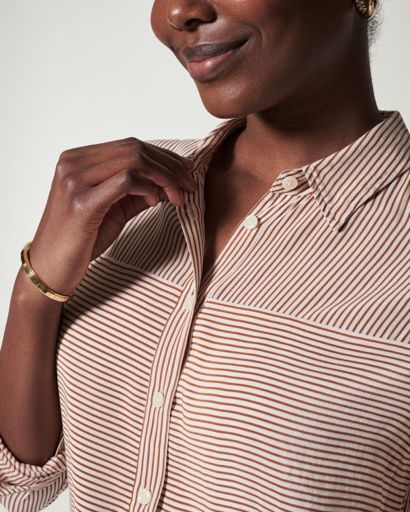 Topy Spanx Low Maintenance Silk Button Down Proužek | 5136890-CM